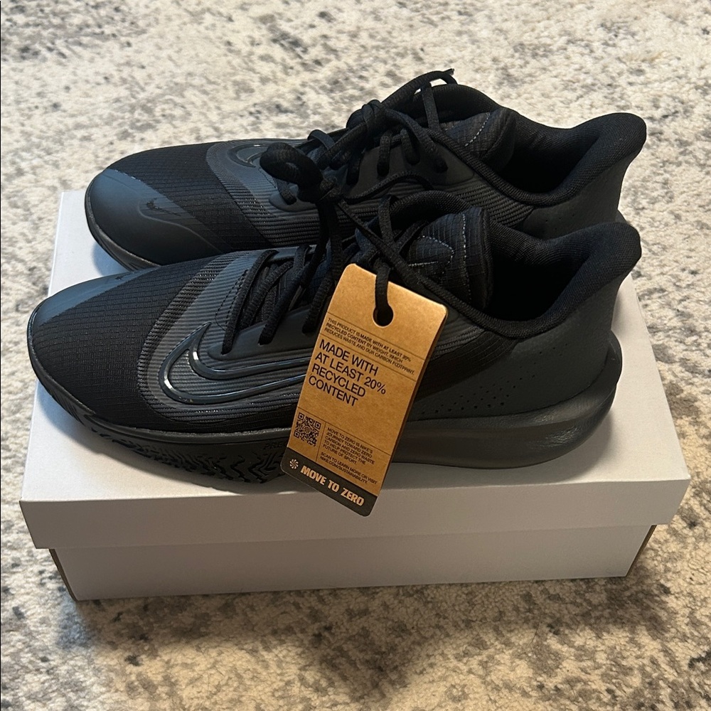 Nike Men's Black Athletic Sneakers NWOT
